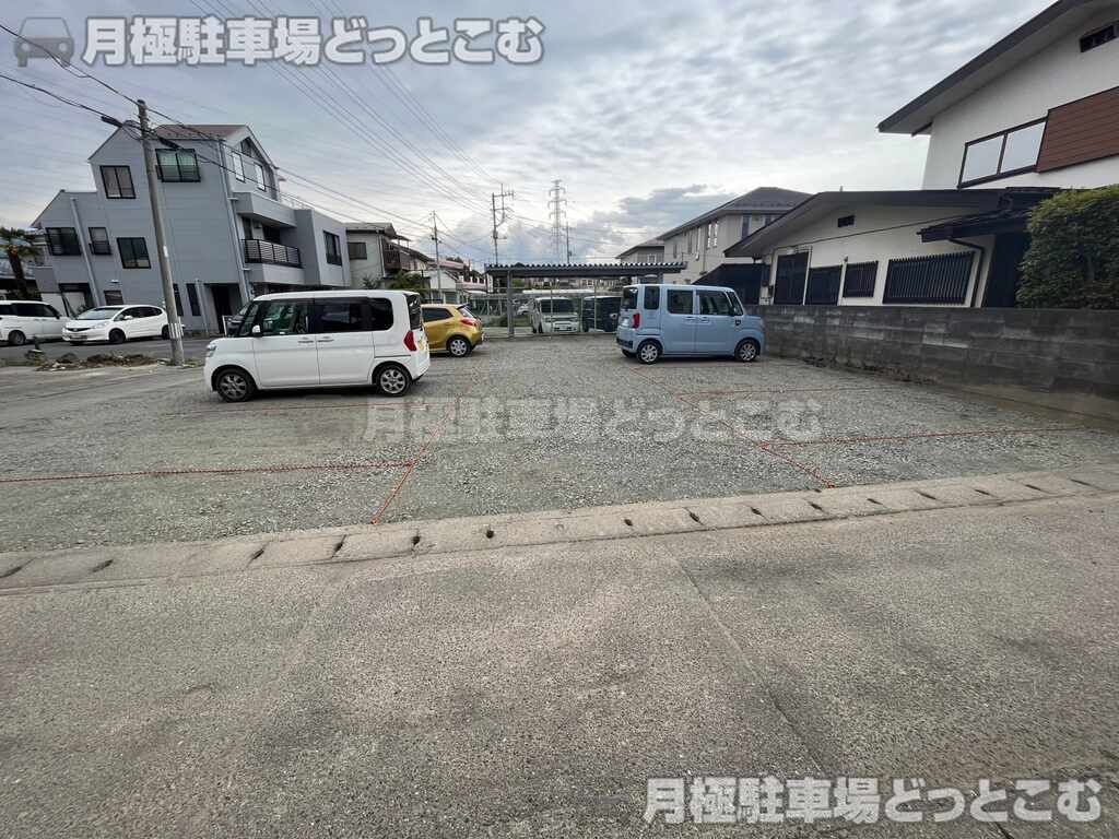 甲府市住吉2丁目1030-2の月極駐車場2