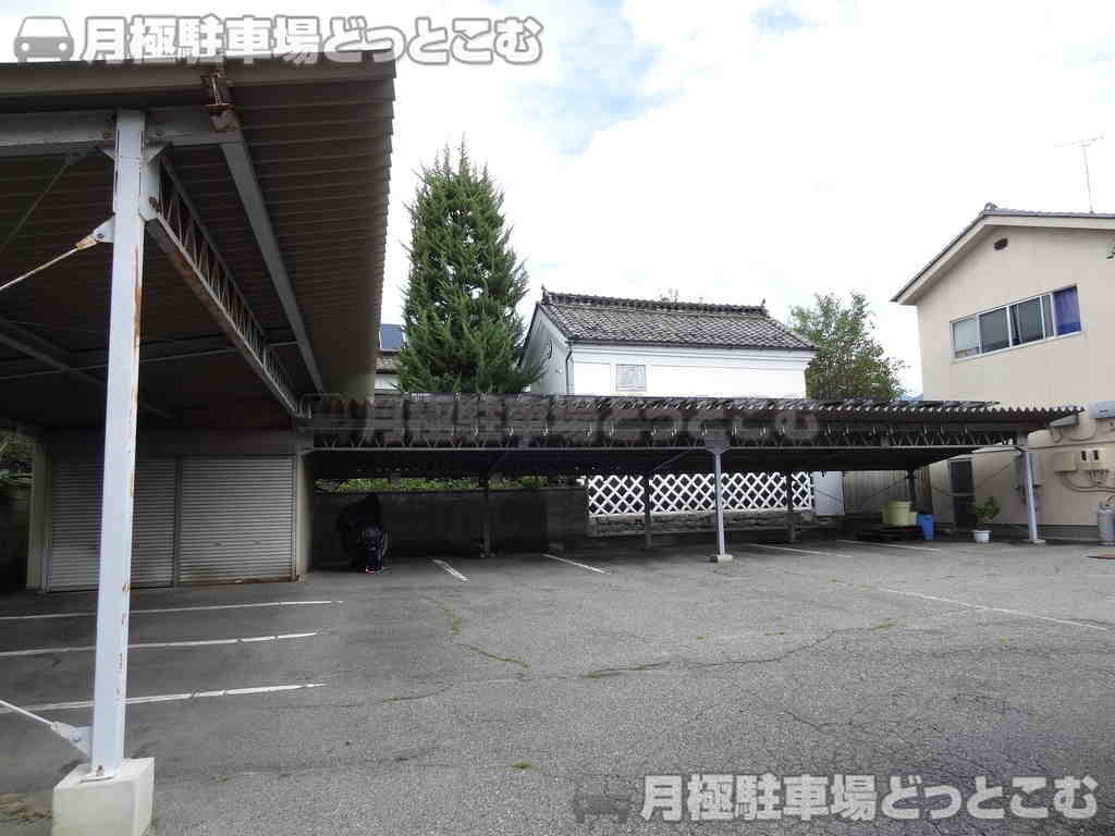 松本市城東2-1-22の月極駐車場2