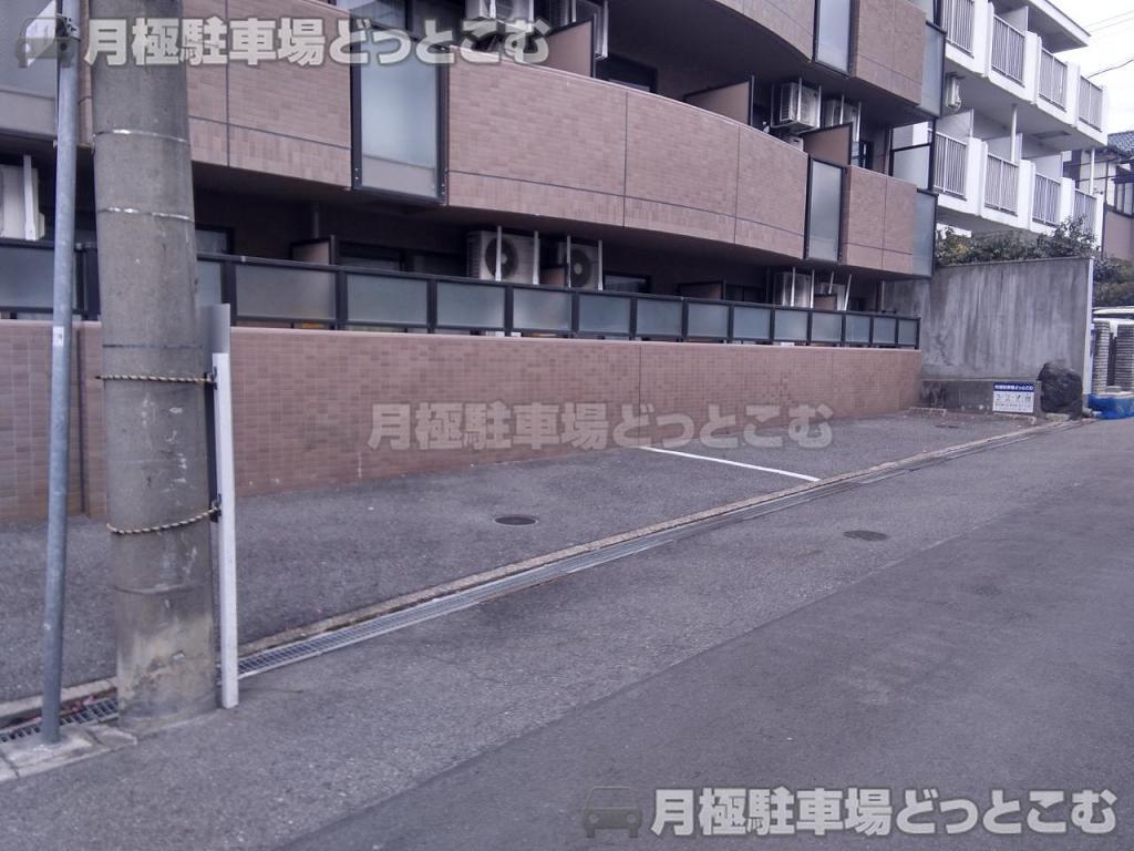 名古屋市千種区星ケ丘山手631の月極駐車場2