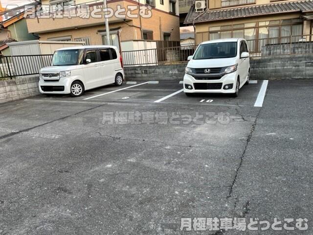岐阜市細畑5丁目8-48の月極駐車場2
