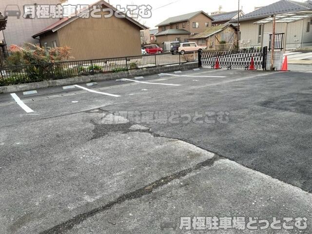 岐阜市細畑5丁目8-48の月極駐車場3