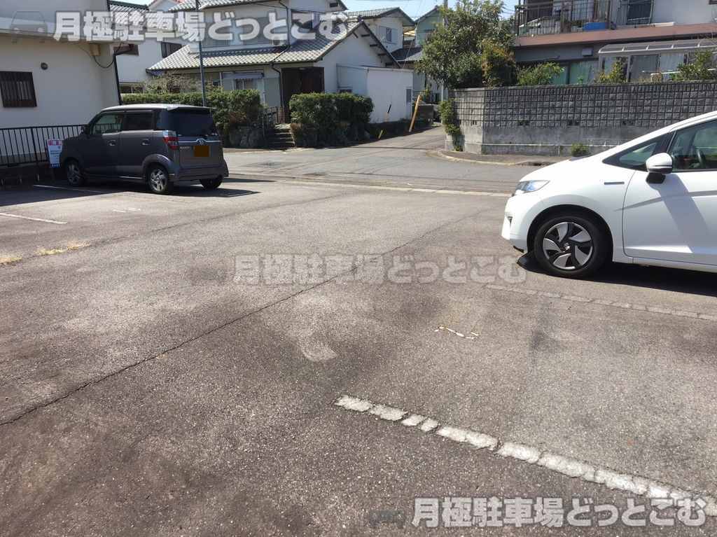 可児市緑2丁目6番の月極駐車場2