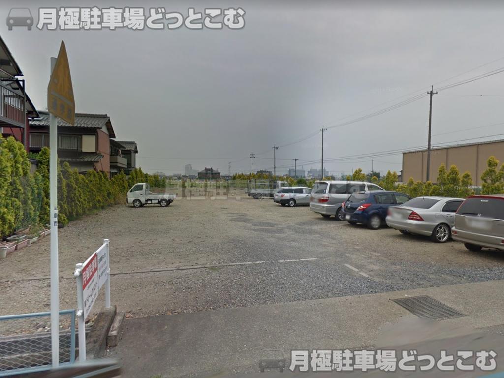 岐阜市次木184の月極駐車場2