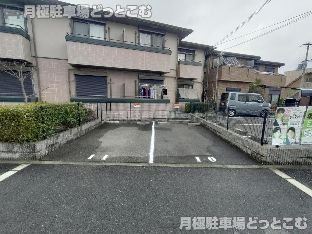 堺市北区黒土町3003-2の月極駐車場2