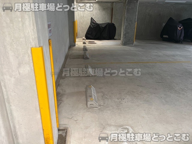 西宮市田代町138-10の月極駐車場4