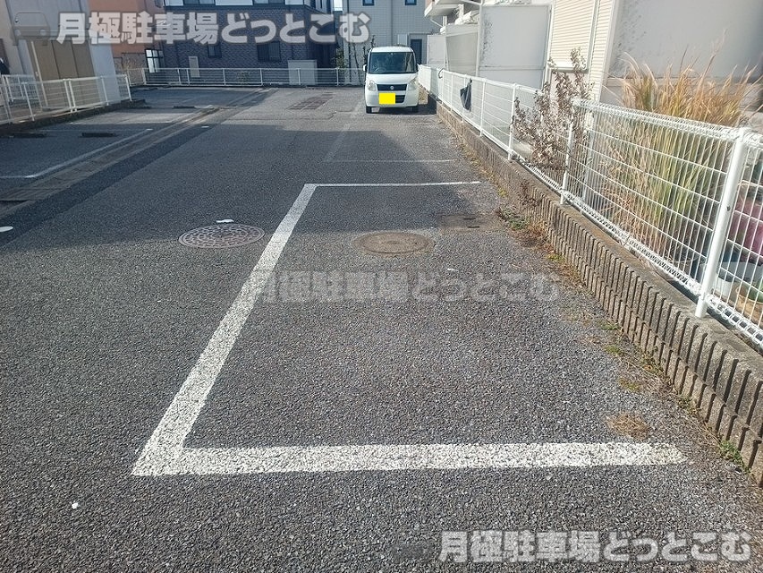 柏市花野井522-3の月極駐車場2