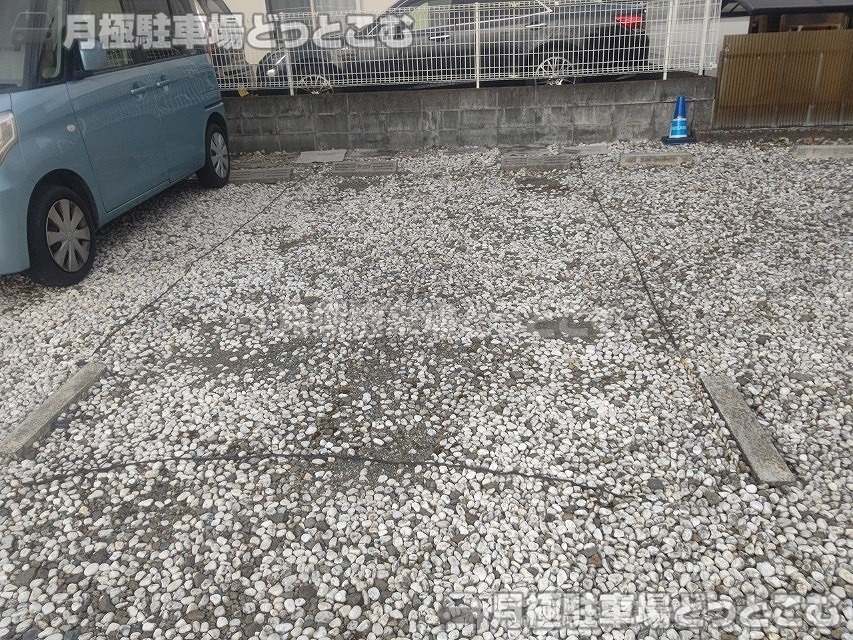 町田市相原町3273の月極駐車場2