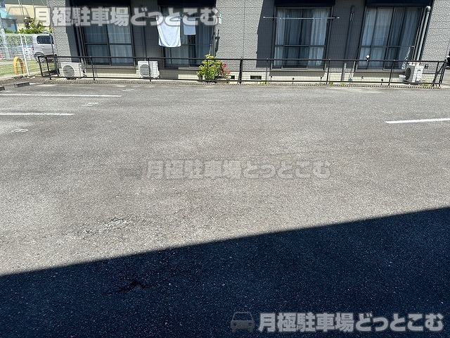 安城市住吉町荒曽根158-2の月極駐車場6