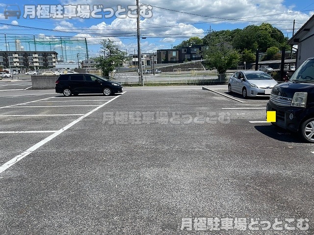 岡崎市井田町茨坪24-2の月極駐車場6