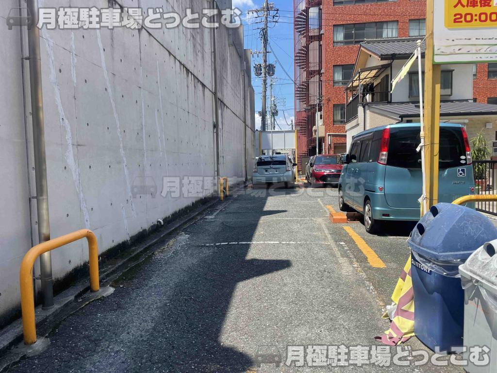名古屋市中村区則武1-10-2の月極駐車場2