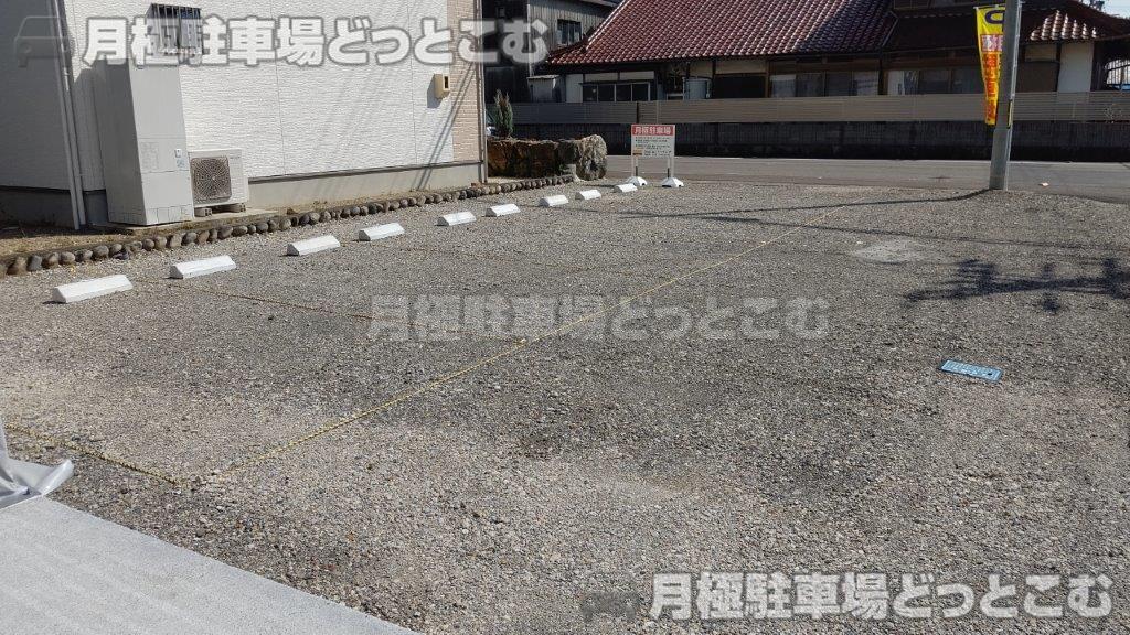 各務原市鵜沼羽場町1丁目232番地の月極駐車場3