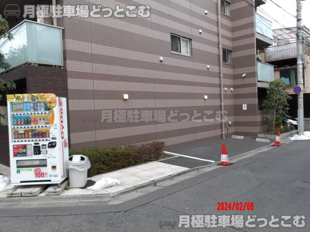 北区赤羽西6-28-1の月極駐車場2