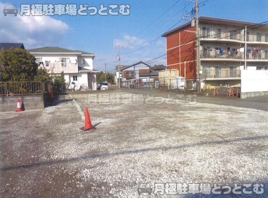 沼津市東椎路1000番地の月極駐車場2