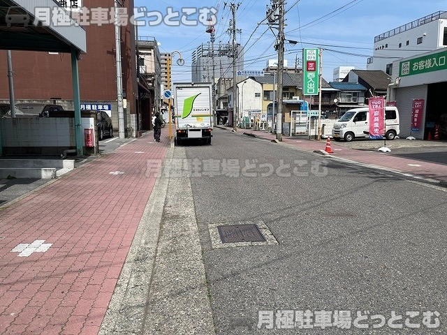 一宮市栄3丁目8-10の月極駐車場6