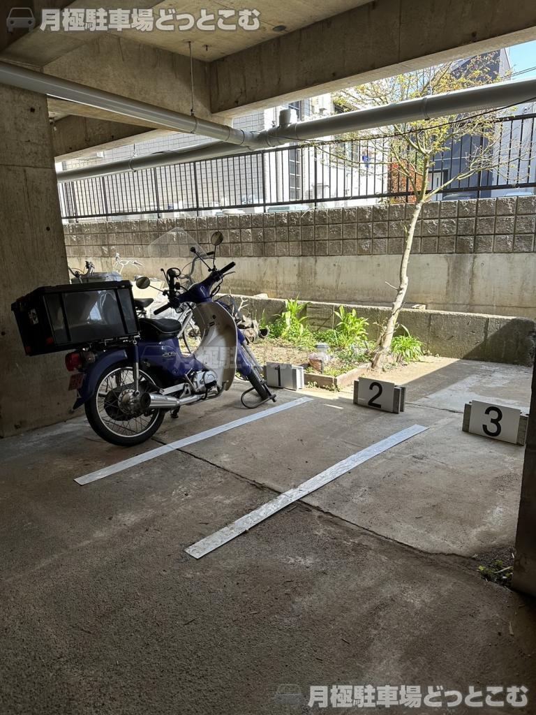 さいたま市見沼区南中丸51-7の月極駐車場3