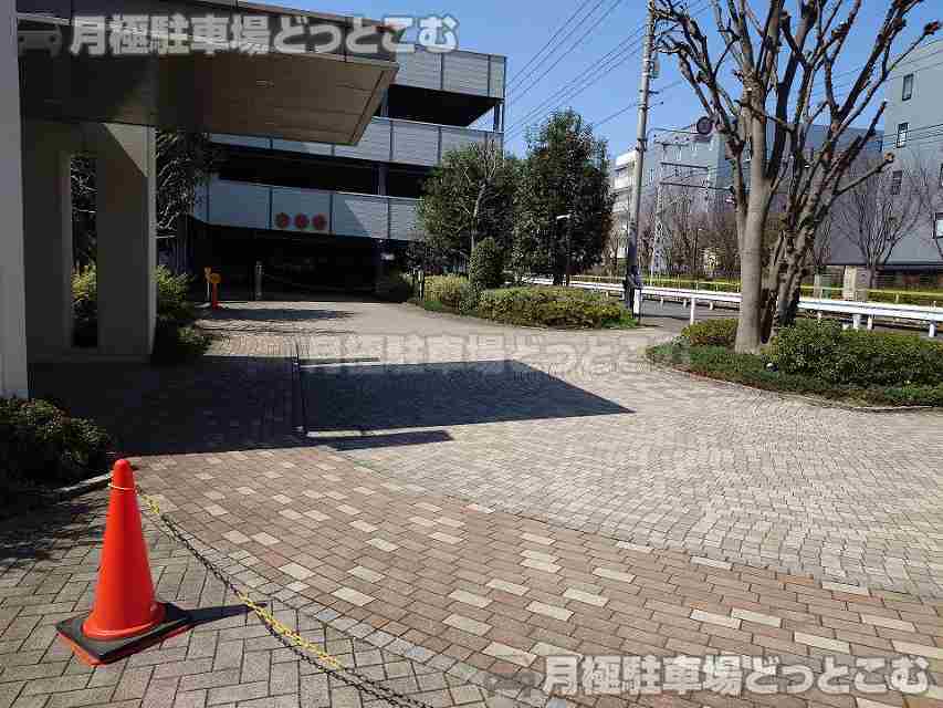 昭島市松原町1丁目1-1の月極駐車場5