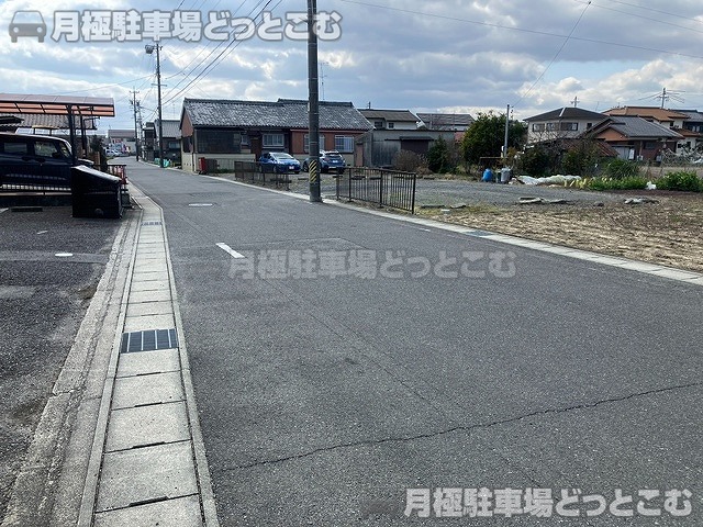 津市河芸町中別保2401の月極駐車場6