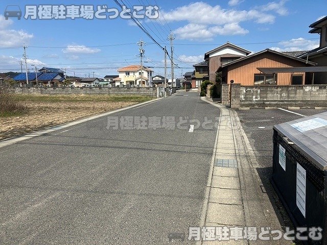 津市河芸町中別保2401の月極駐車場7