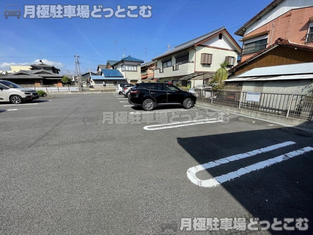 津市久居新町1124-2の月極駐車場4