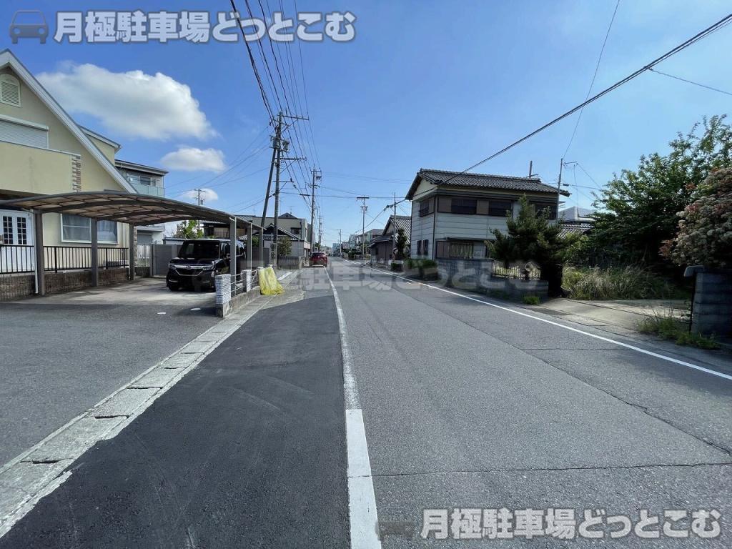 津市久居新町1124-2の月極駐車場8