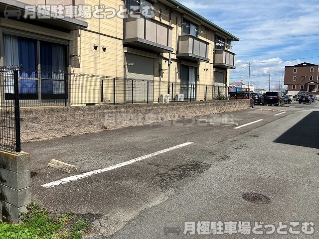 津市桜橋2丁目21の月極駐車場2