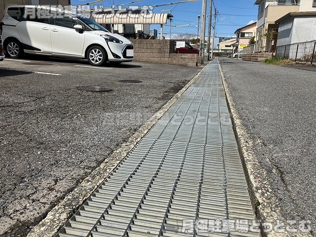 津市桜橋2丁目21の月極駐車場4