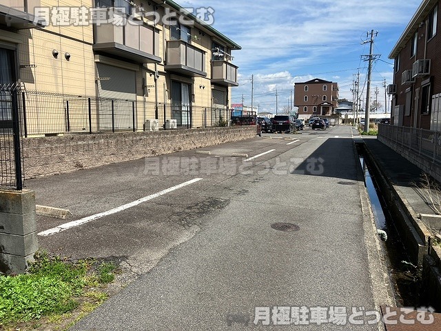 津市桜橋2丁目21の月極駐車場5