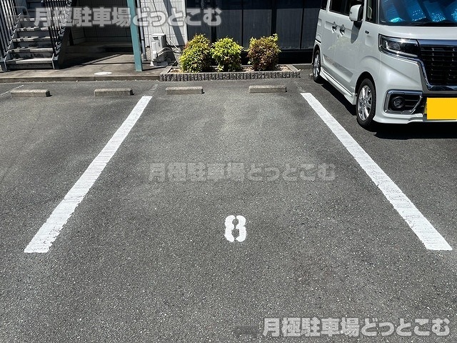 津市城山3丁目13-1の月極駐車場3