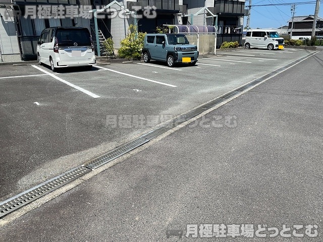津市城山3丁目13-1の月極駐車場6