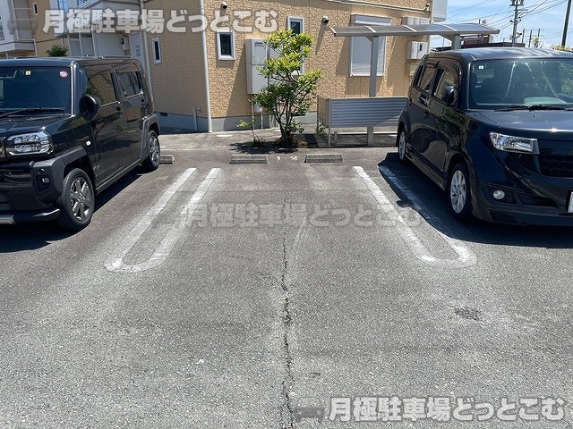津市垂水588-1の月極駐車場4