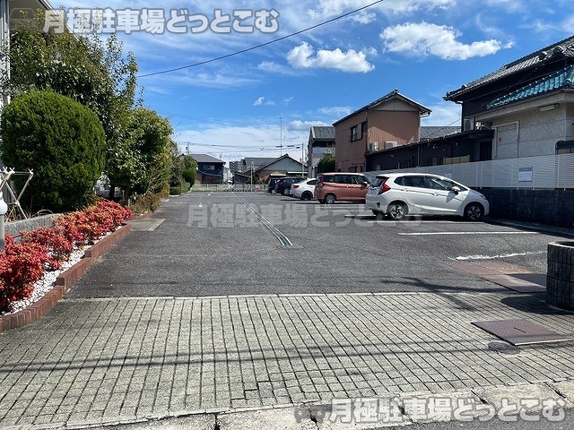 津市船頭町津興1716の月極駐車場1
