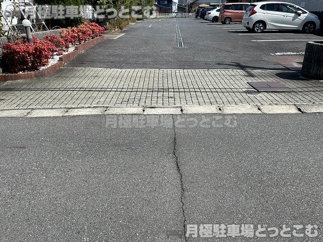 津市船頭町津興1716の月極駐車場8