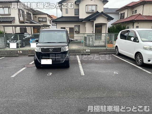 四日市市西富田町205-1の月極駐車場4