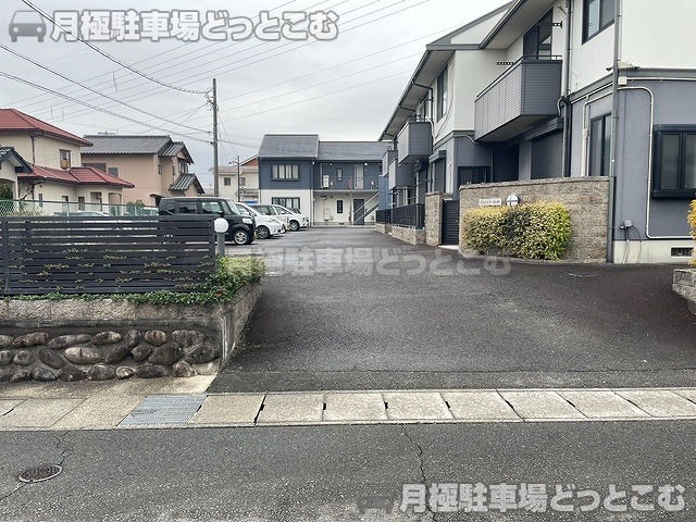 四日市市西富田町205-1の月極駐車場5