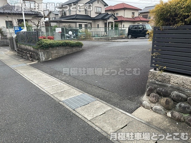 四日市市西富田町205-1の月極駐車場6