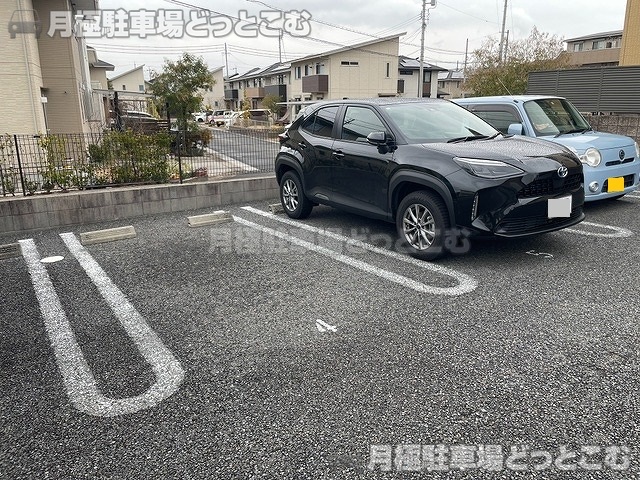 四日市市西阿倉川1338-10の月極駐車場5