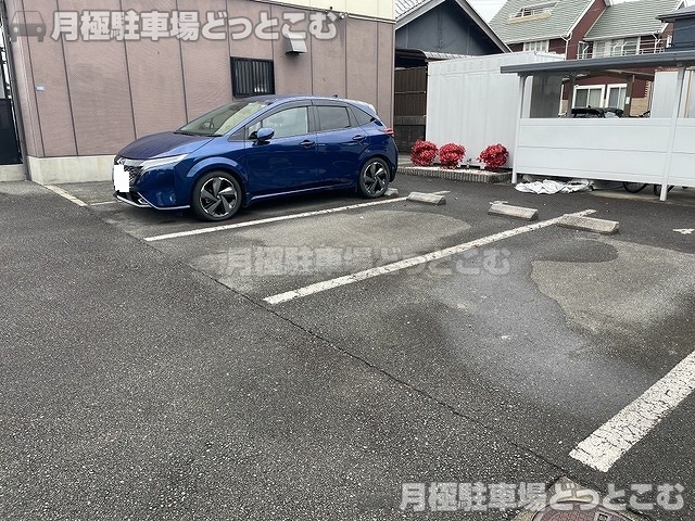四日市市八田2丁目4-9の月極駐車場2