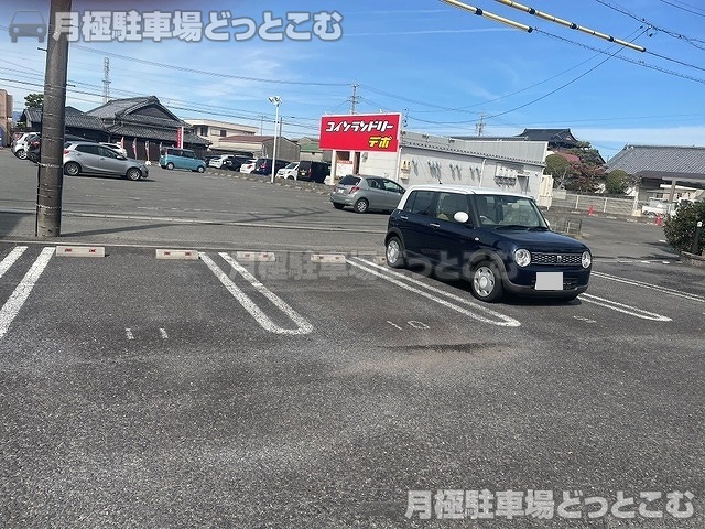 鈴鹿市下箕田2丁目5-22の月極駐車場2