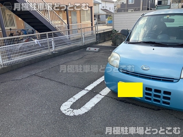 鈴鹿市野町東2丁目14-29の月極駐車場3