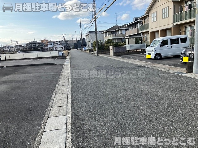 鈴鹿市桜島町5丁目5-8の月極駐車場6