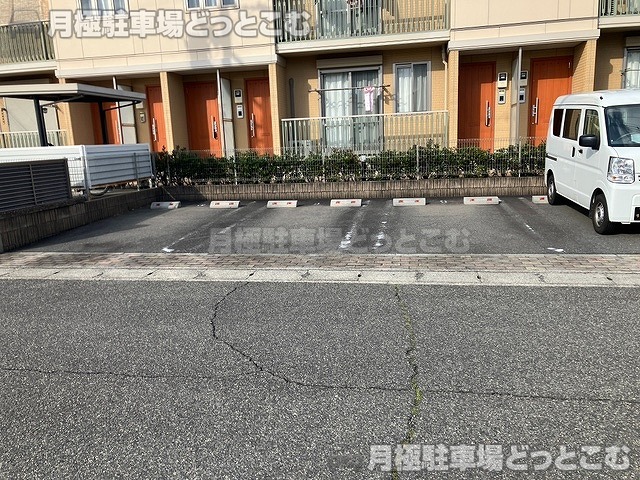 鈴鹿市桜島町5丁目5-8の月極駐車場7
