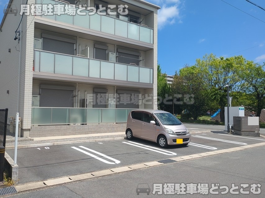 伊勢市河崎1丁目11番55号の月極駐車場4