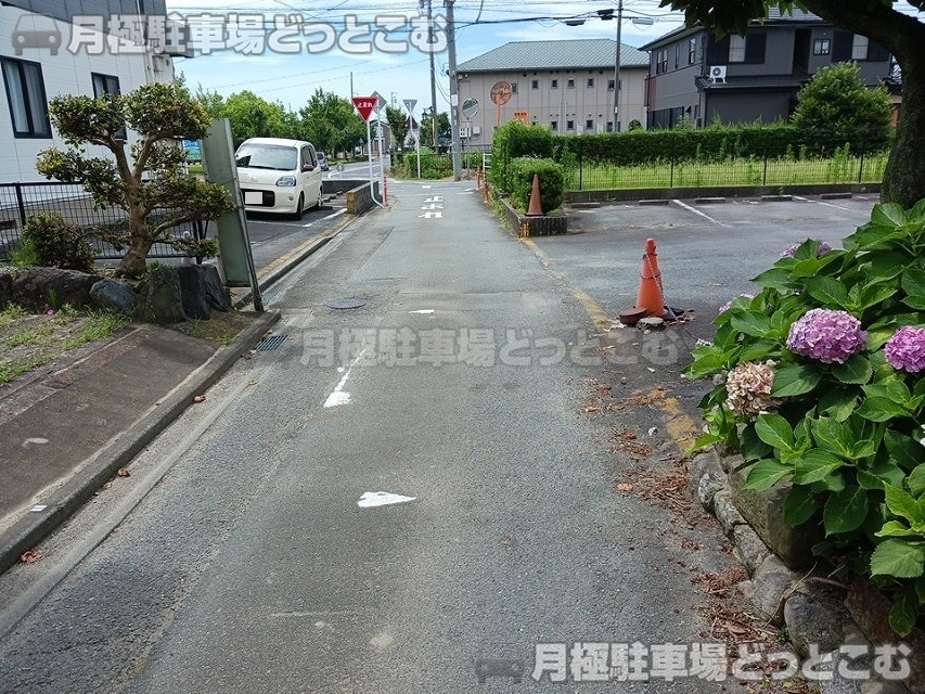松阪市嬉野野田町66-1の月極駐車場7