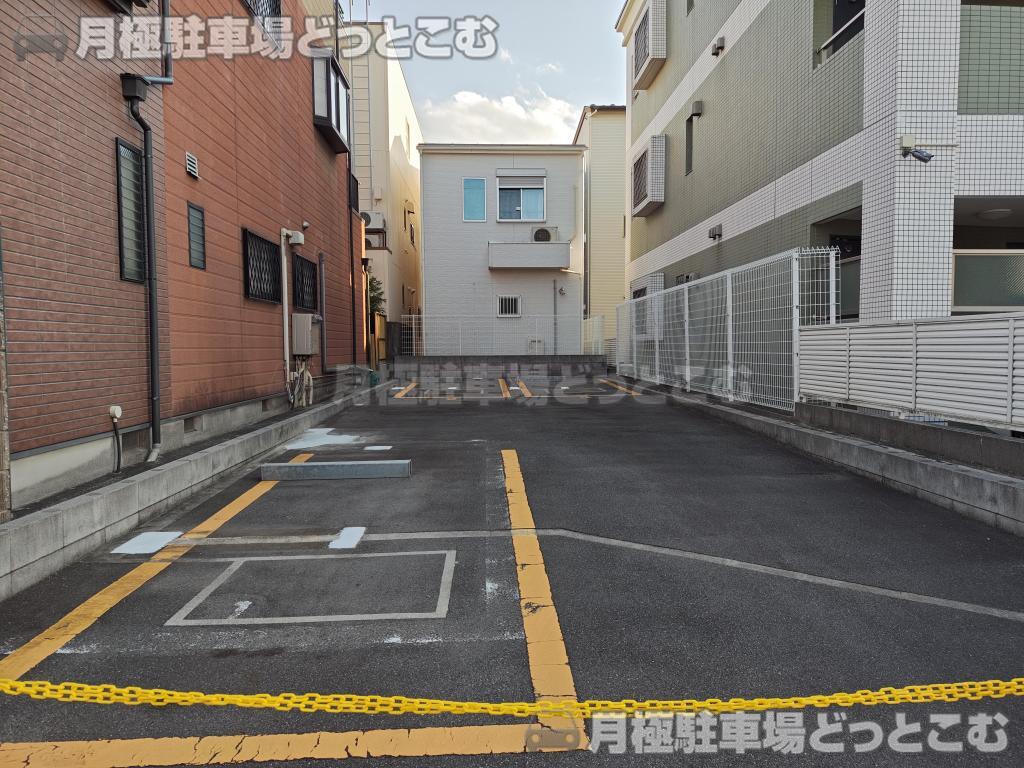 名古屋市中村区元中村町1-66の月極駐車場2