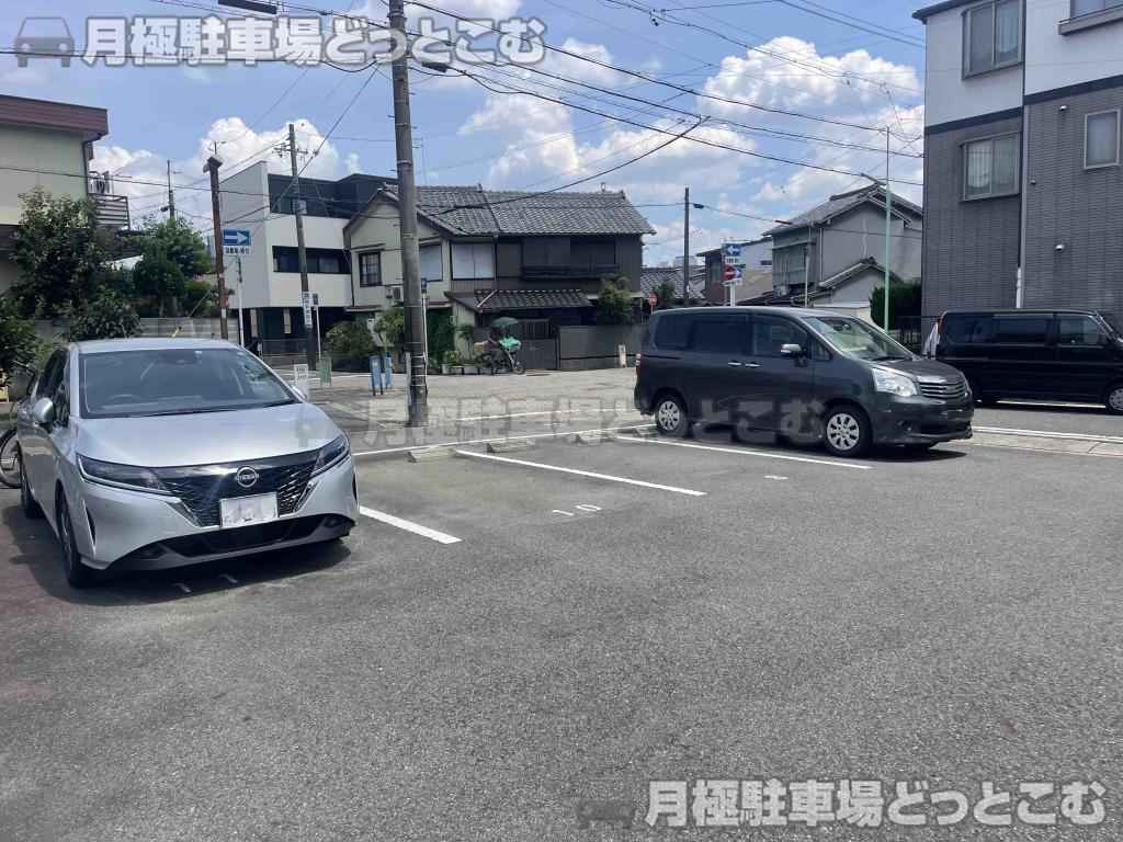 名古屋市中村区元中村町2-1の月極駐車場4