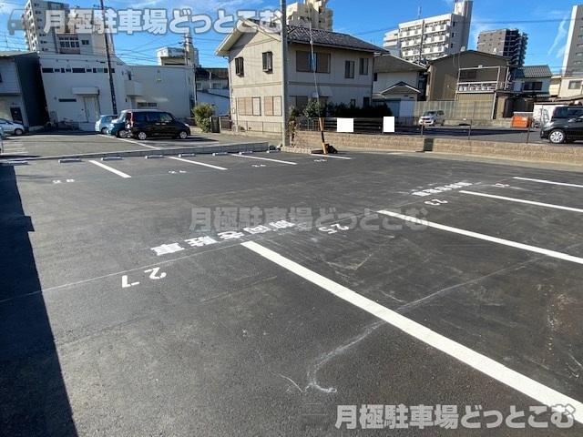 桑名市参宮通113番の月極駐車場2