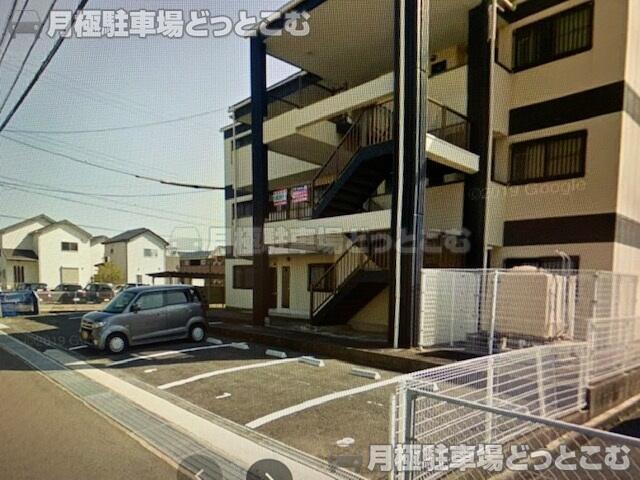 津市桜橋1丁目 172-2の月極駐車場2