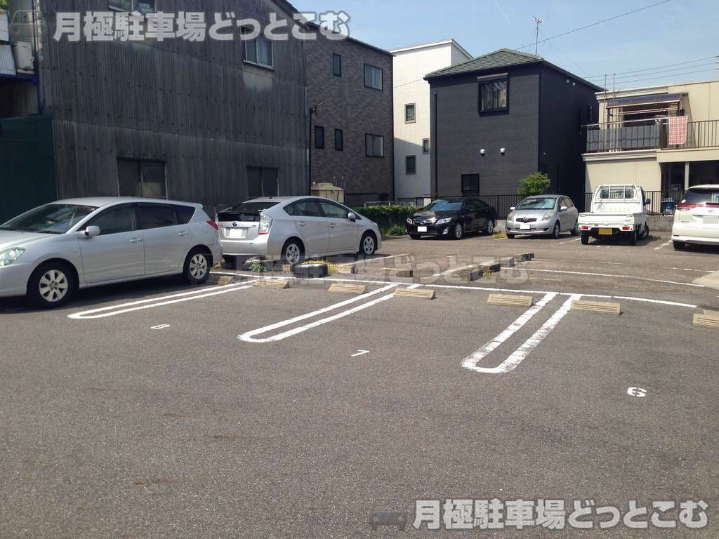 名古屋市北区柳原1丁目2004-1の月極駐車場3