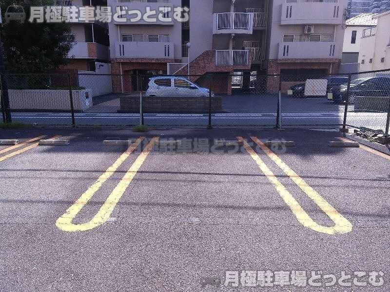 四日市市鵜の森2丁目921番の1部の月極駐車場2