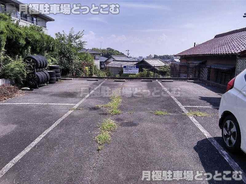 桑名市青葉町1丁目6-4の月極駐車場2